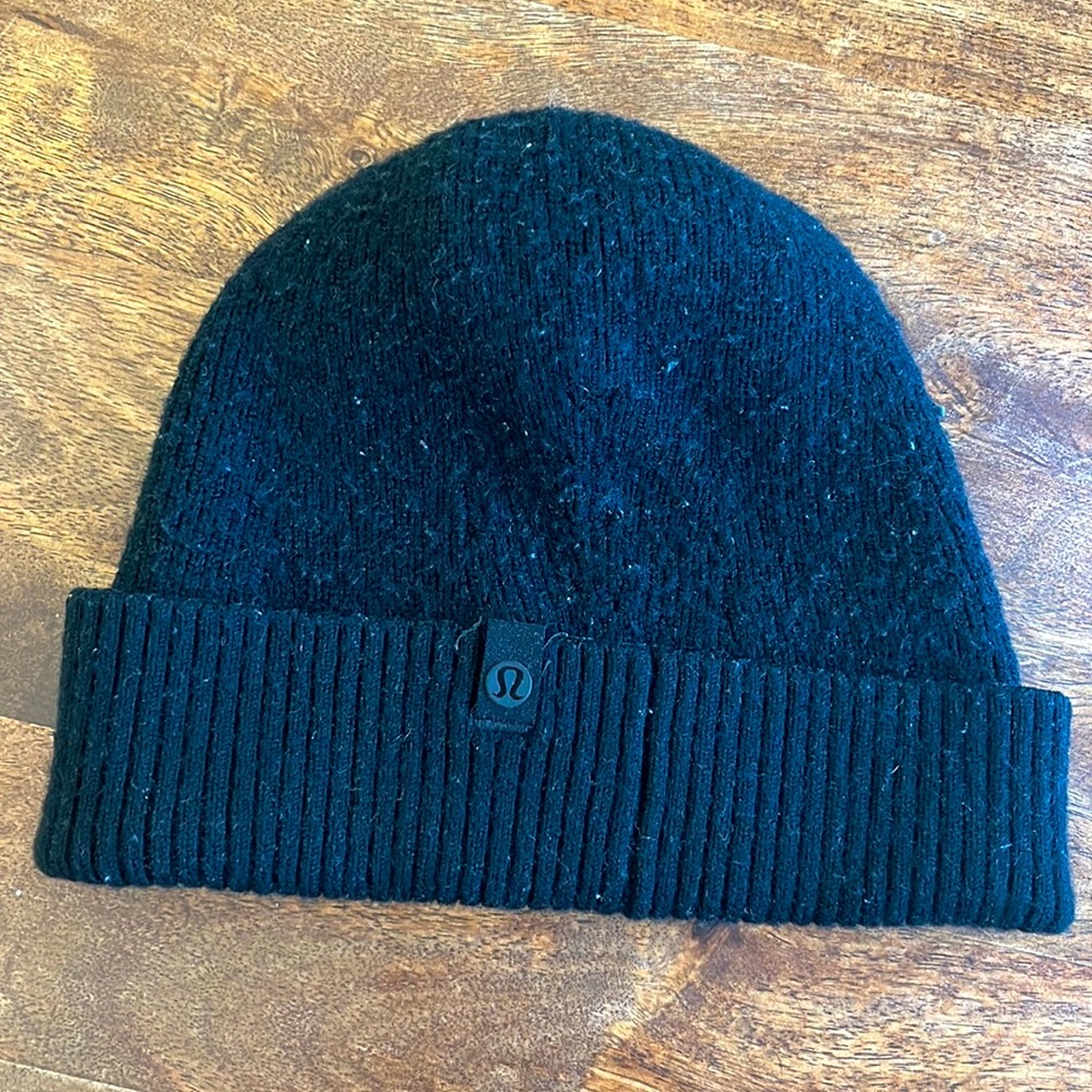 lululemon beanie l black